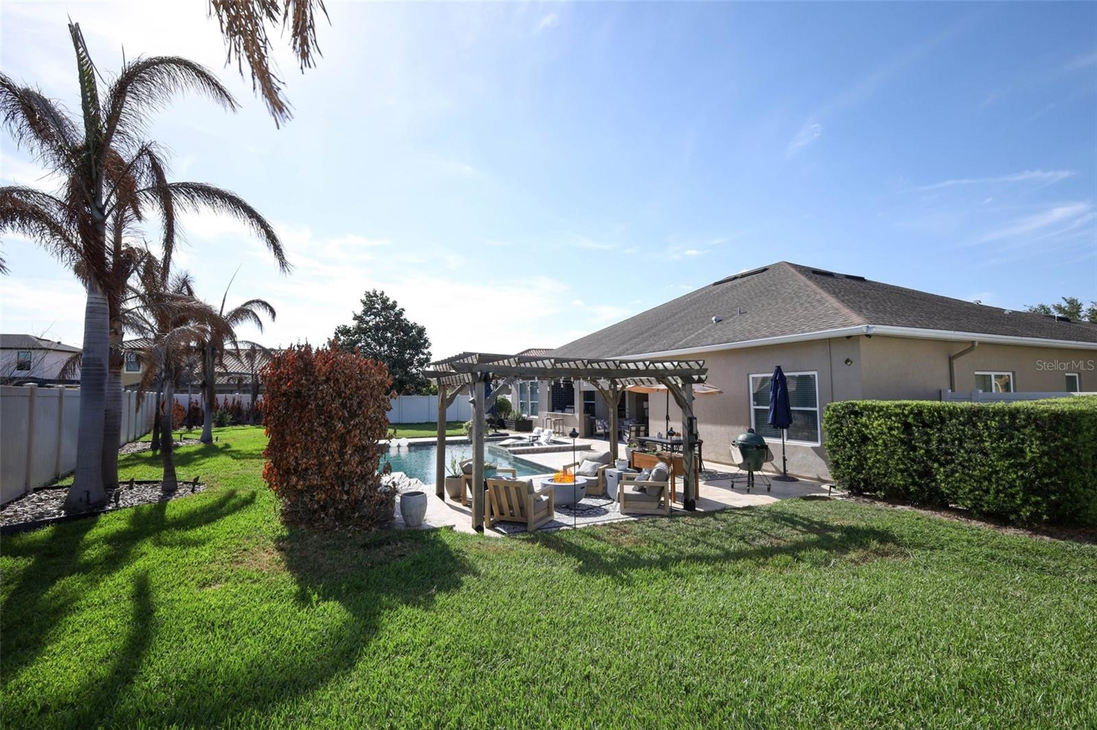 Image 56 of 81 For 3956 Isle Vista Avenue