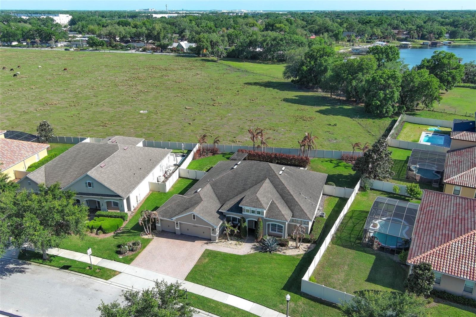 Image 66 of 81 For 3956 Isle Vista Avenue