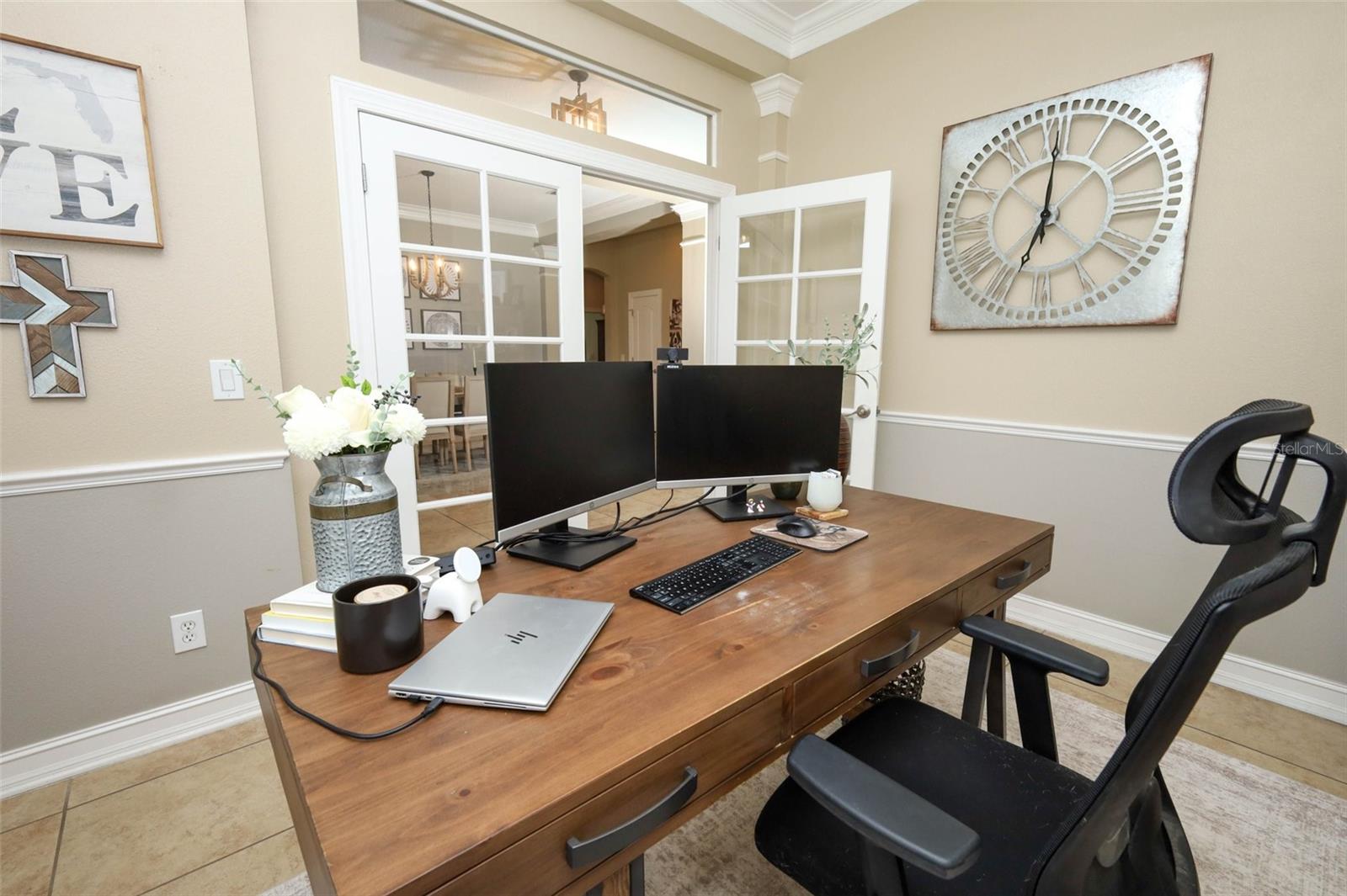 Image 7 of 81 For 3956 Isle Vista Avenue