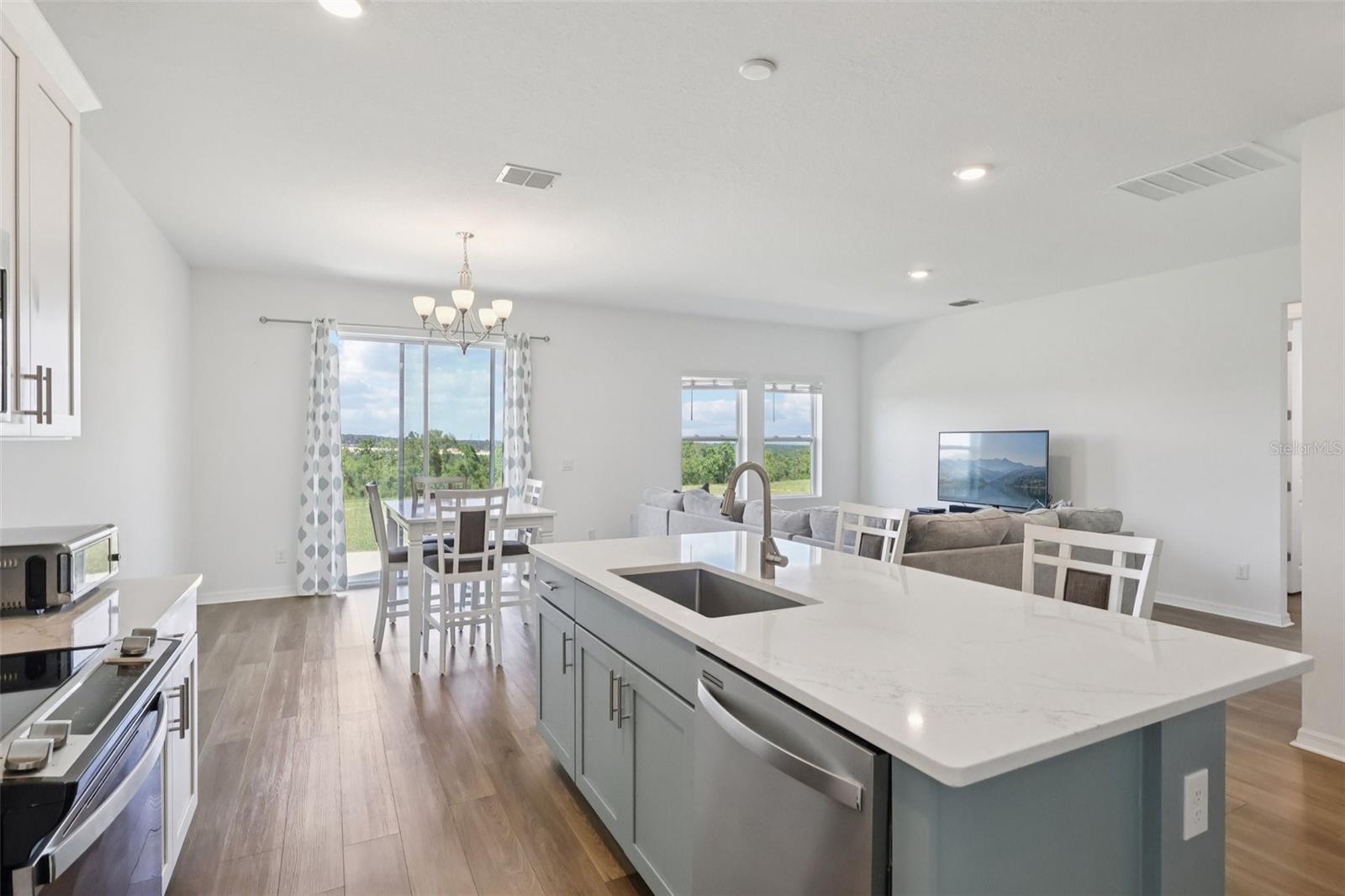 Image 10 of 33 For 2326 Gold Dust Drive