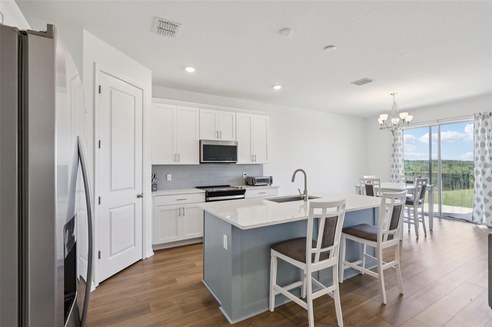 Image 8 of 33 For 2326 Gold Dust Drive