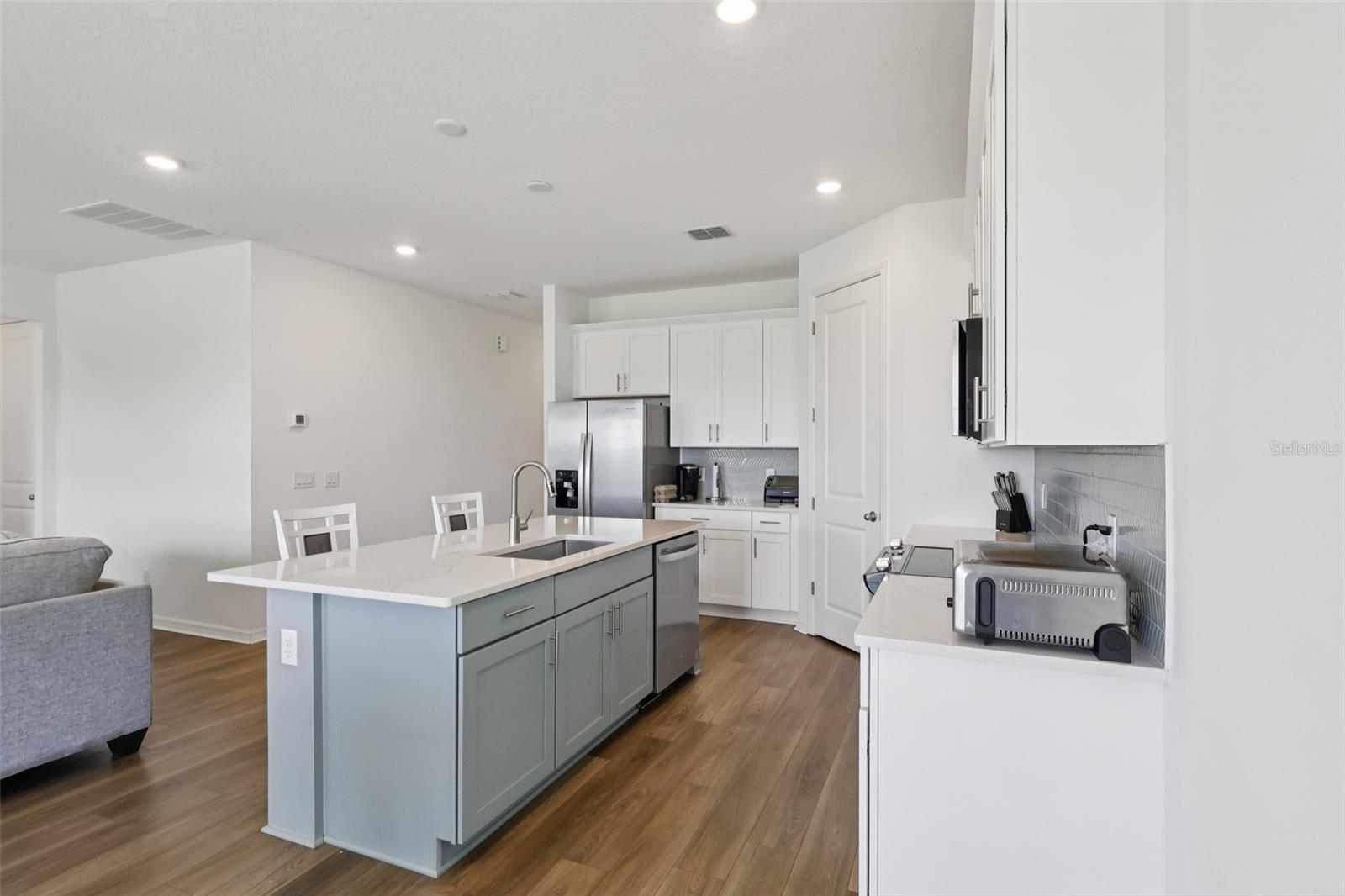 Image 9 of 33 For 2326 Gold Dust Drive