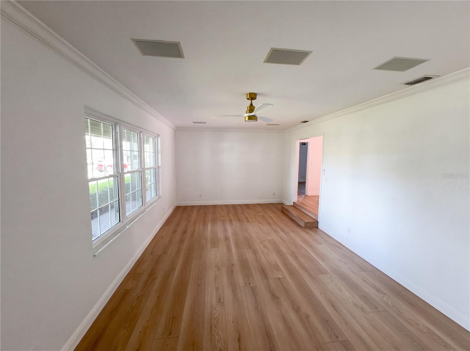 Image 10 of 38 For 51 Oakleigh Lane