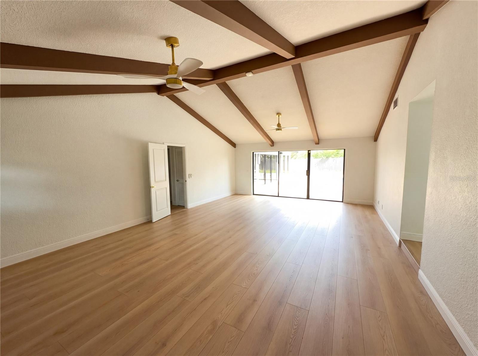 Image 15 of 38 For 51 Oakleigh Lane