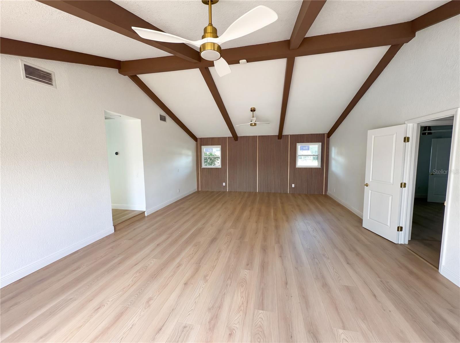 Image 16 of 38 For 51 Oakleigh Lane