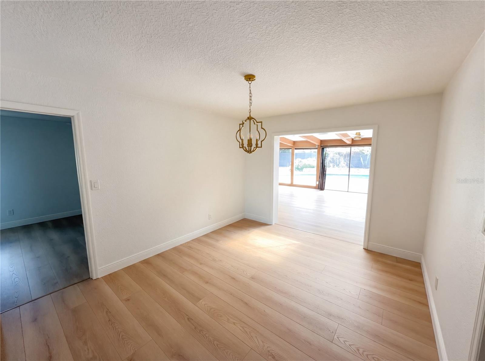 Image 17 of 38 For 51 Oakleigh Lane