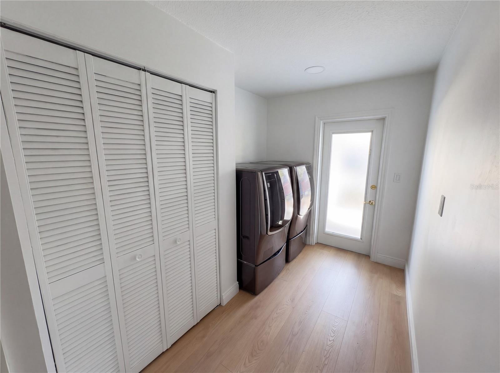 Image 21 of 38 For 51 Oakleigh Lane