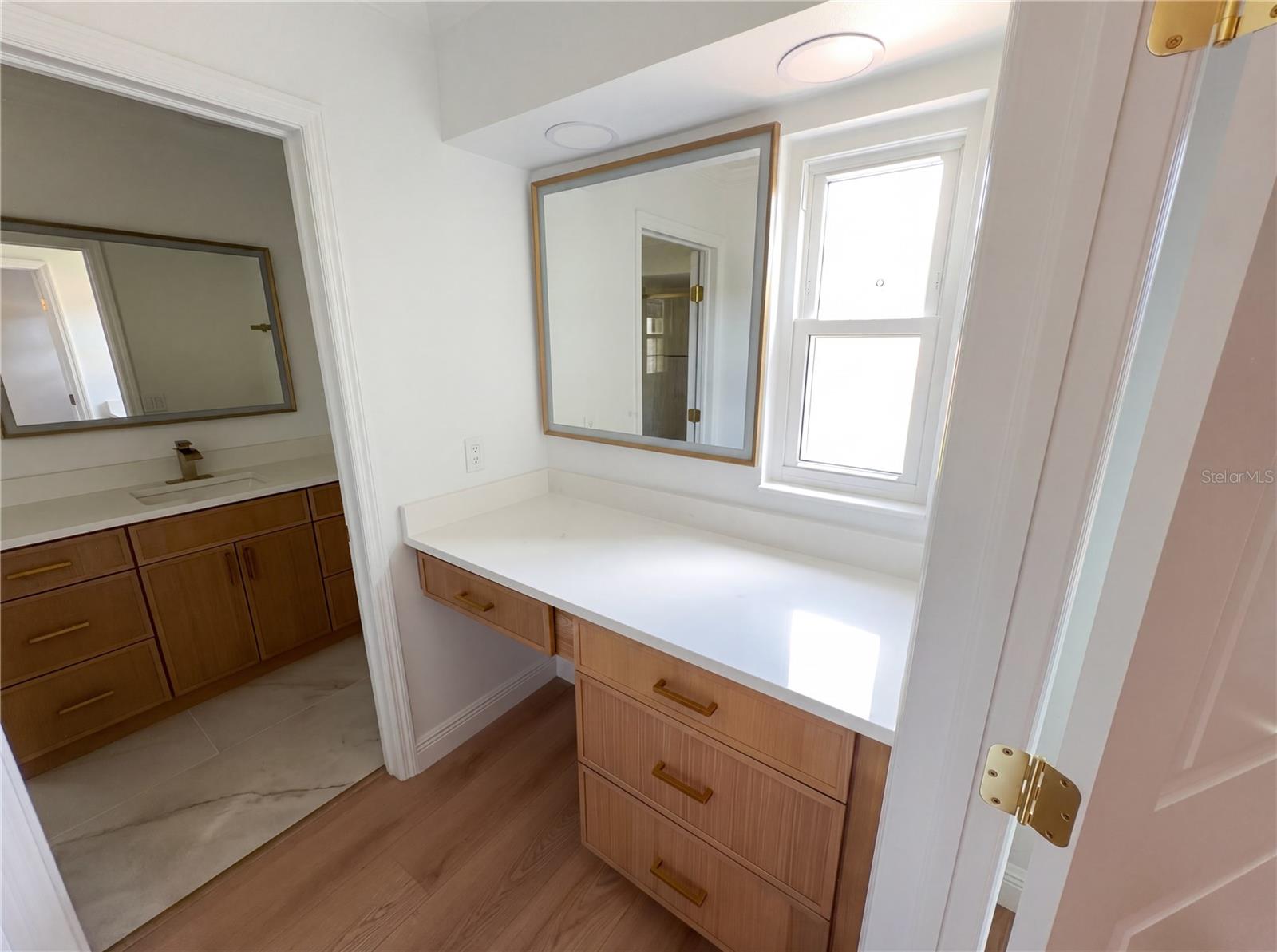 Image 24 of 38 For 51 Oakleigh Lane