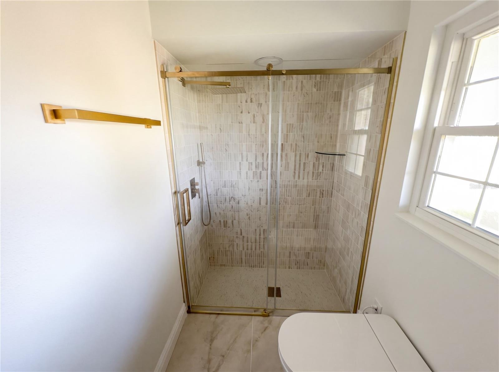 Image 26 of 38 For 51 Oakleigh Lane