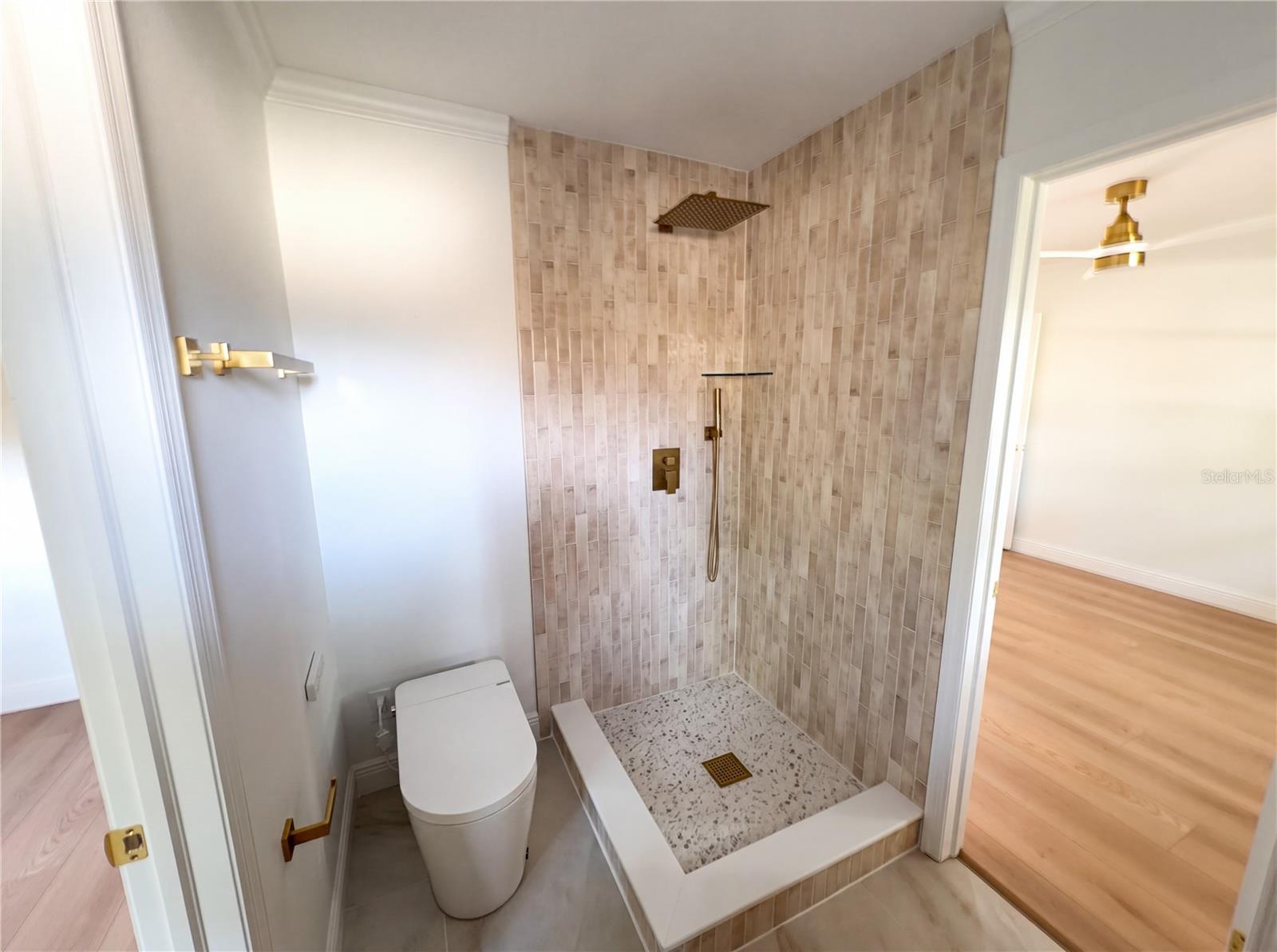 Image 28 of 38 For 51 Oakleigh Lane