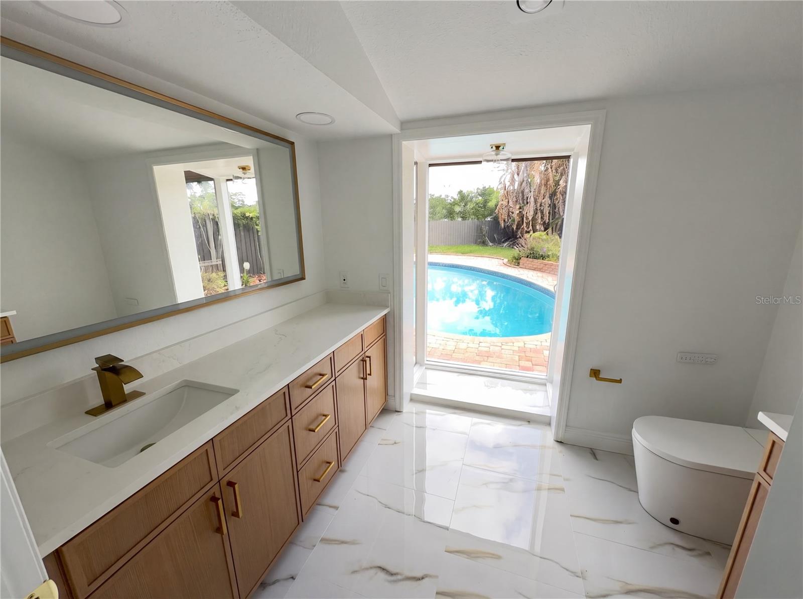 Image 31 of 38 For 51 Oakleigh Lane