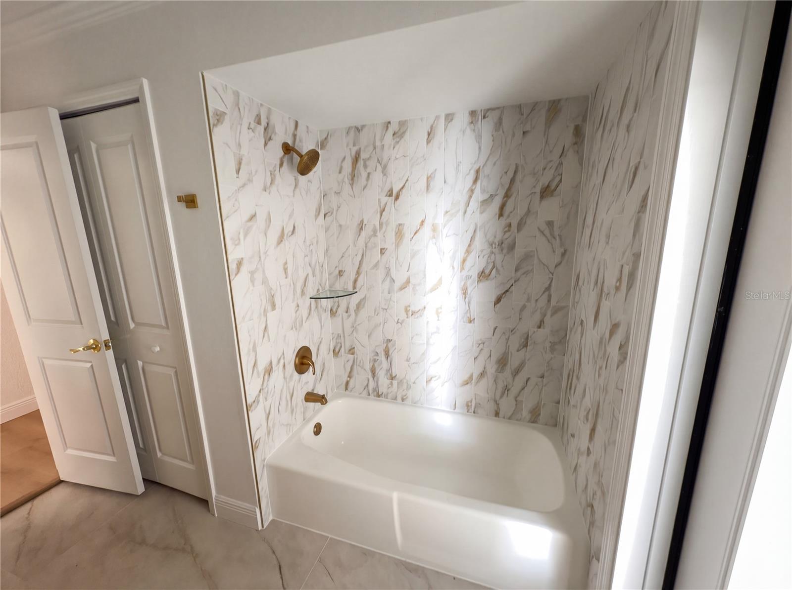 Image 33 of 38 For 51 Oakleigh Lane