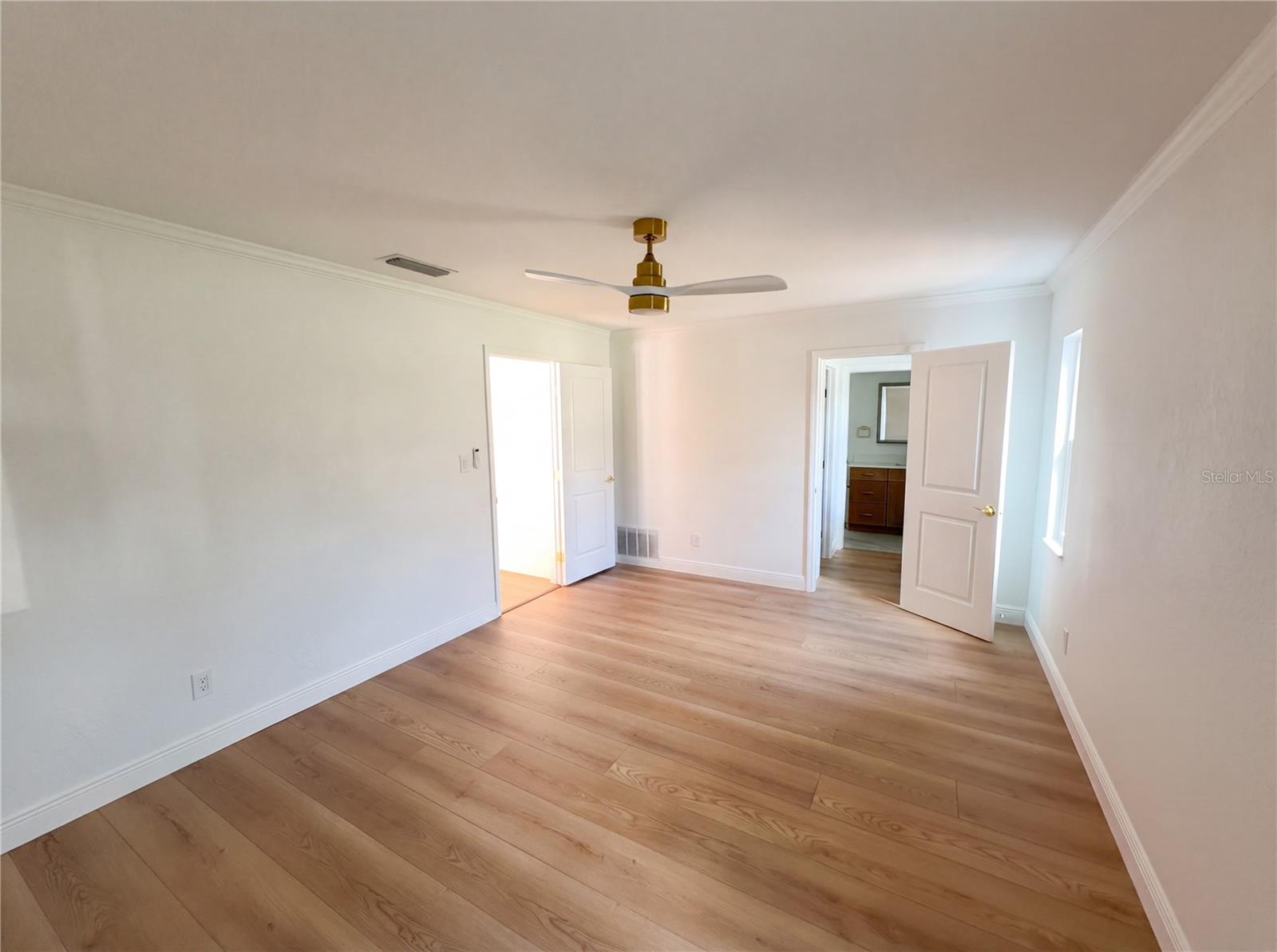 Image 4 of 38 For 51 Oakleigh Lane