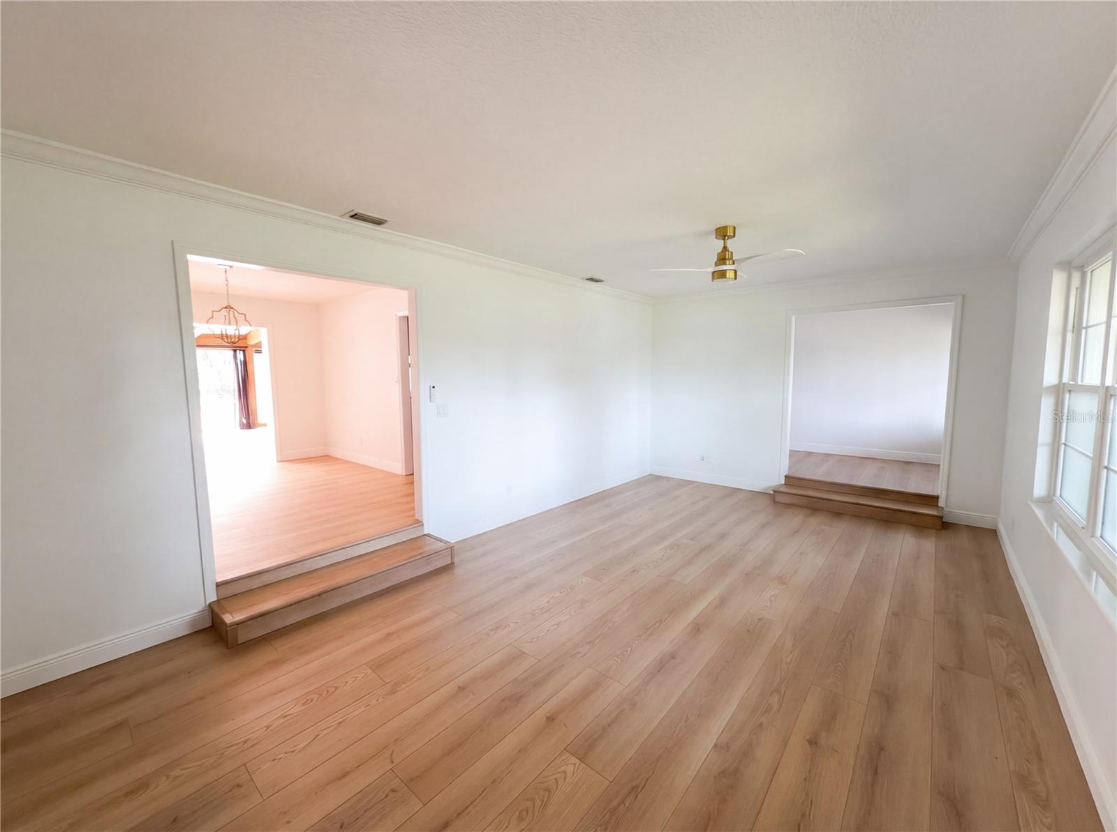 Image 9 of 38 For 51 Oakleigh Lane