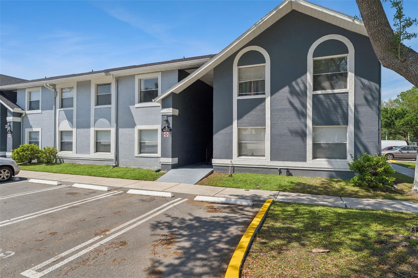 Image 2 of 25 For 4202 Pershing Pointe Place 7