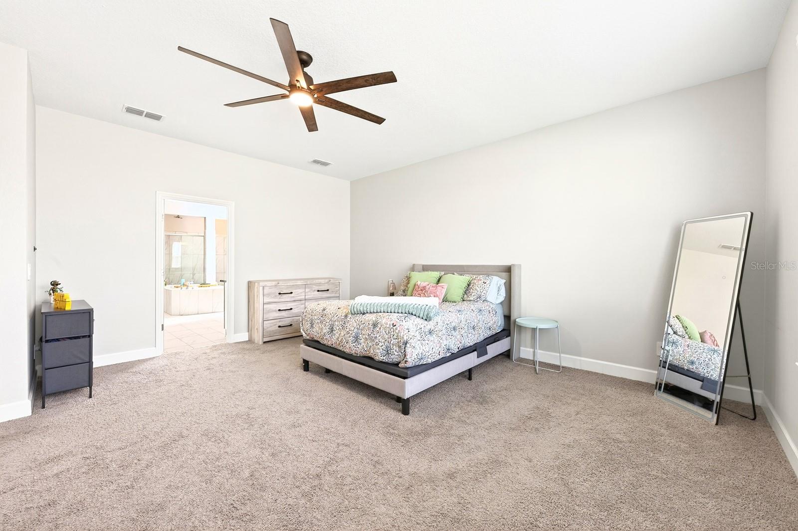 Image 15 of 51 For 1188 Waterview Ridge Circle