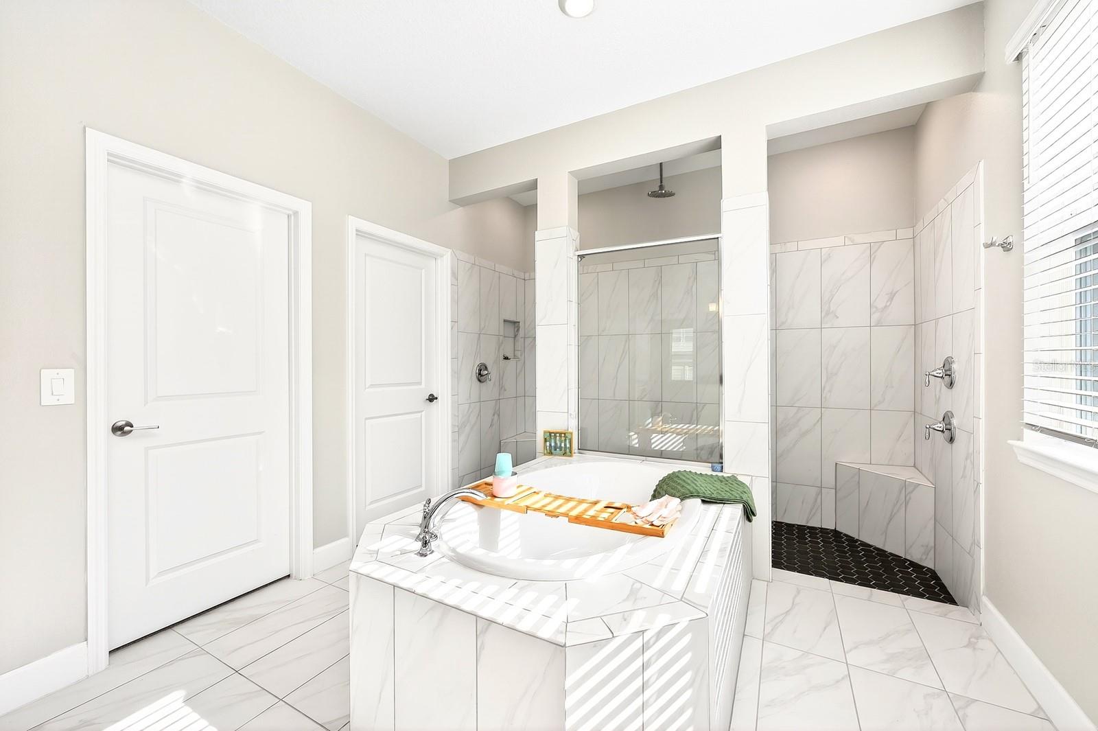 Image 18 of 51 For 1188 Waterview Ridge Circle