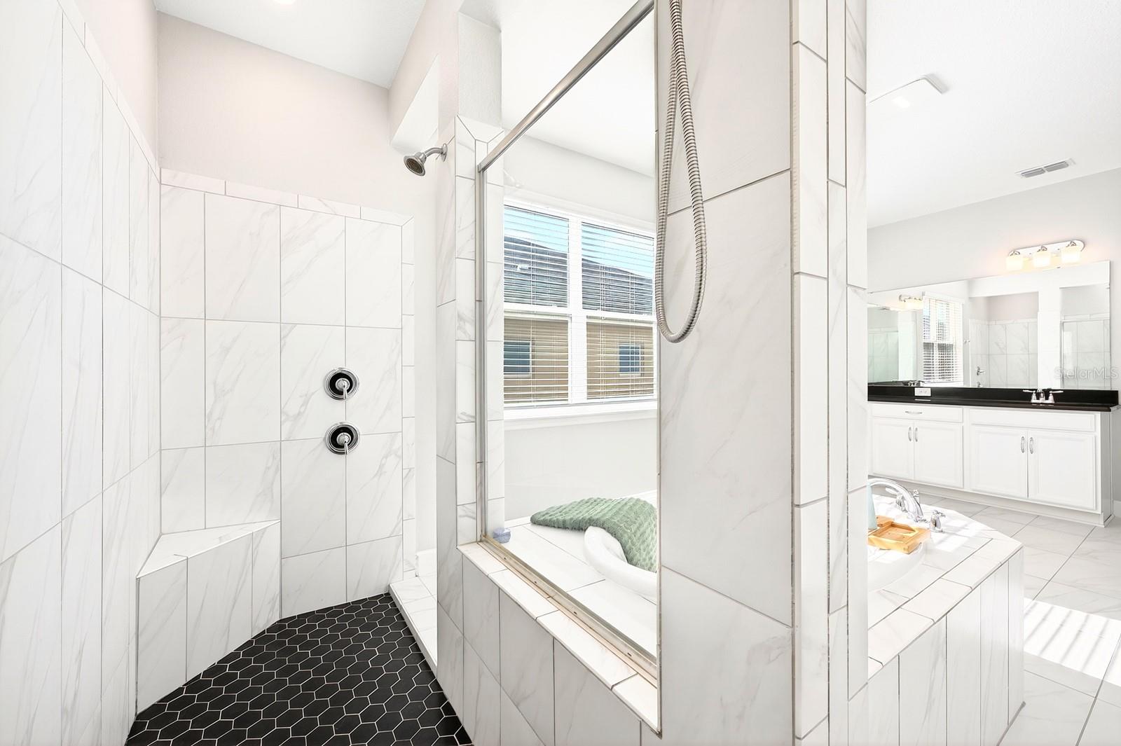 Image 19 of 51 For 1188 Waterview Ridge Circle