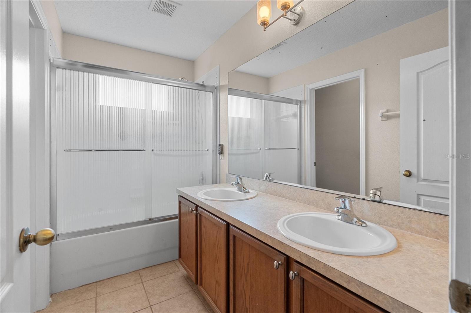 Image 25 of 43 For 12955 Moss Park Ridge Drive