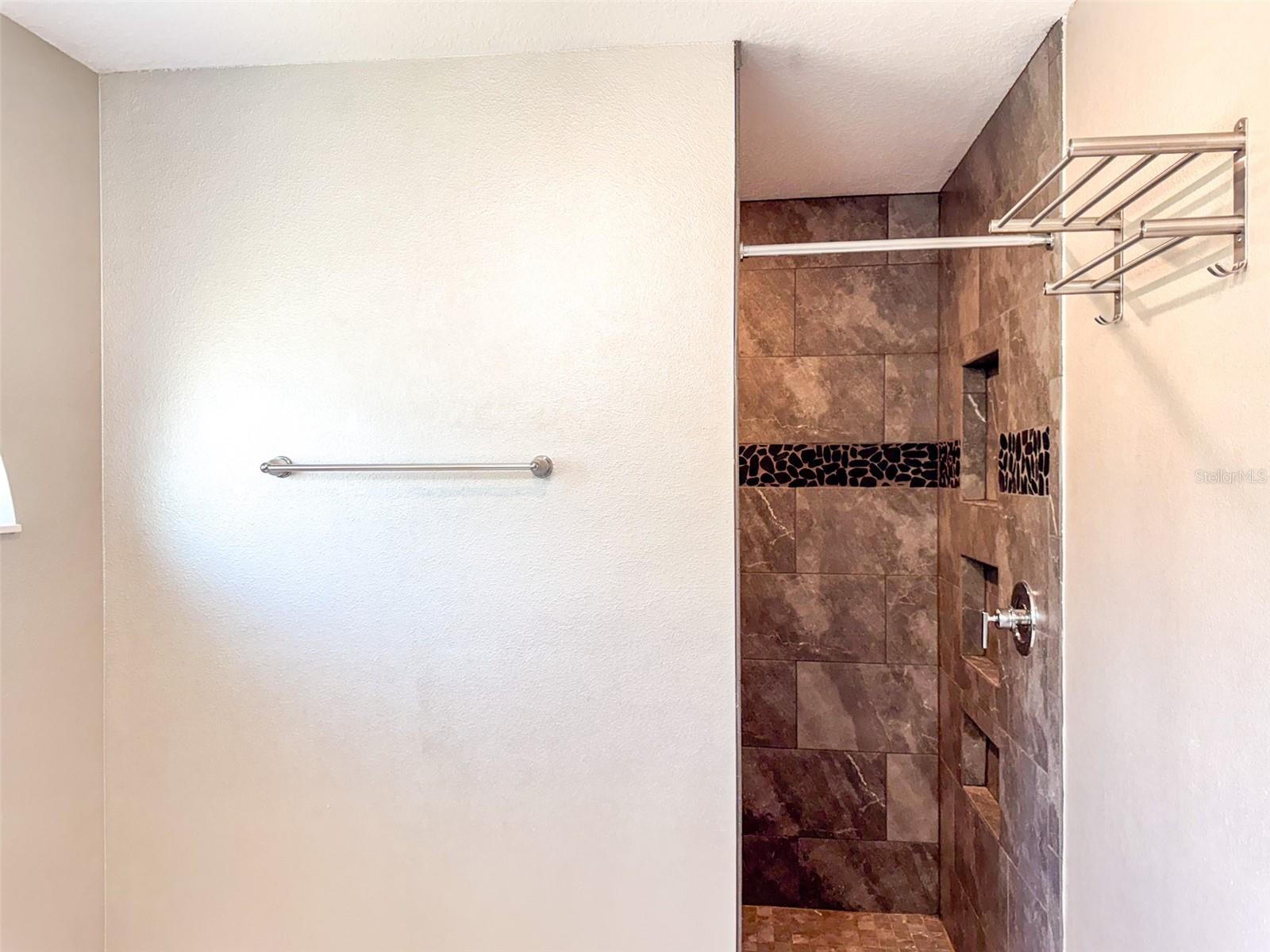 Image 17 of 31 For 420 Ketch Road