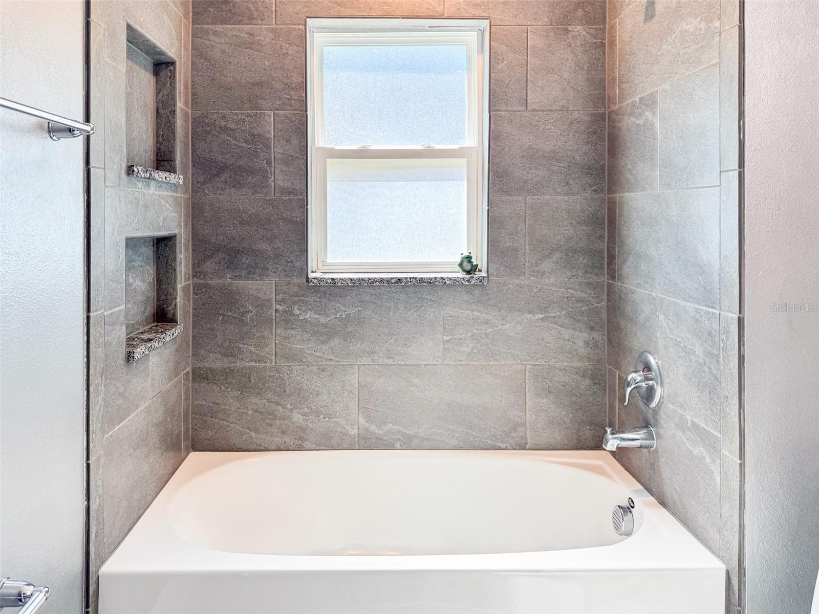 Image 27 of 31 For 420 Ketch Road