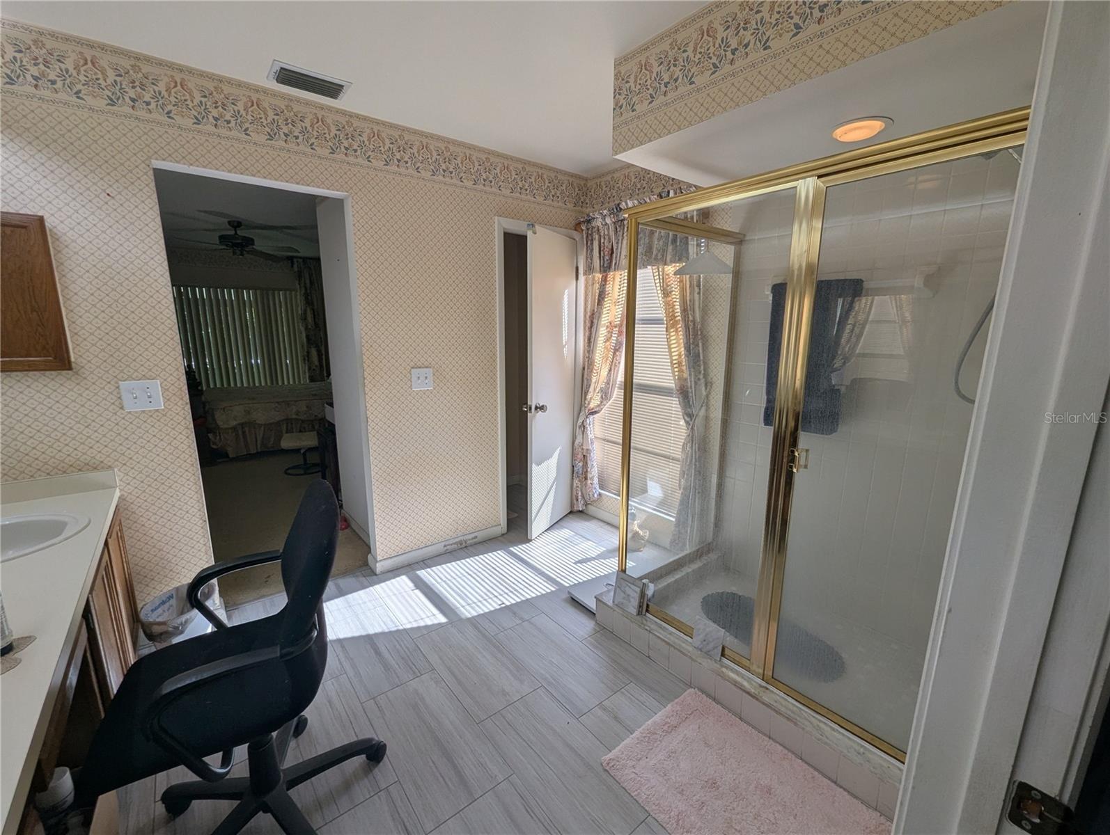 Image 7 of 25 For 7609 Telford Court