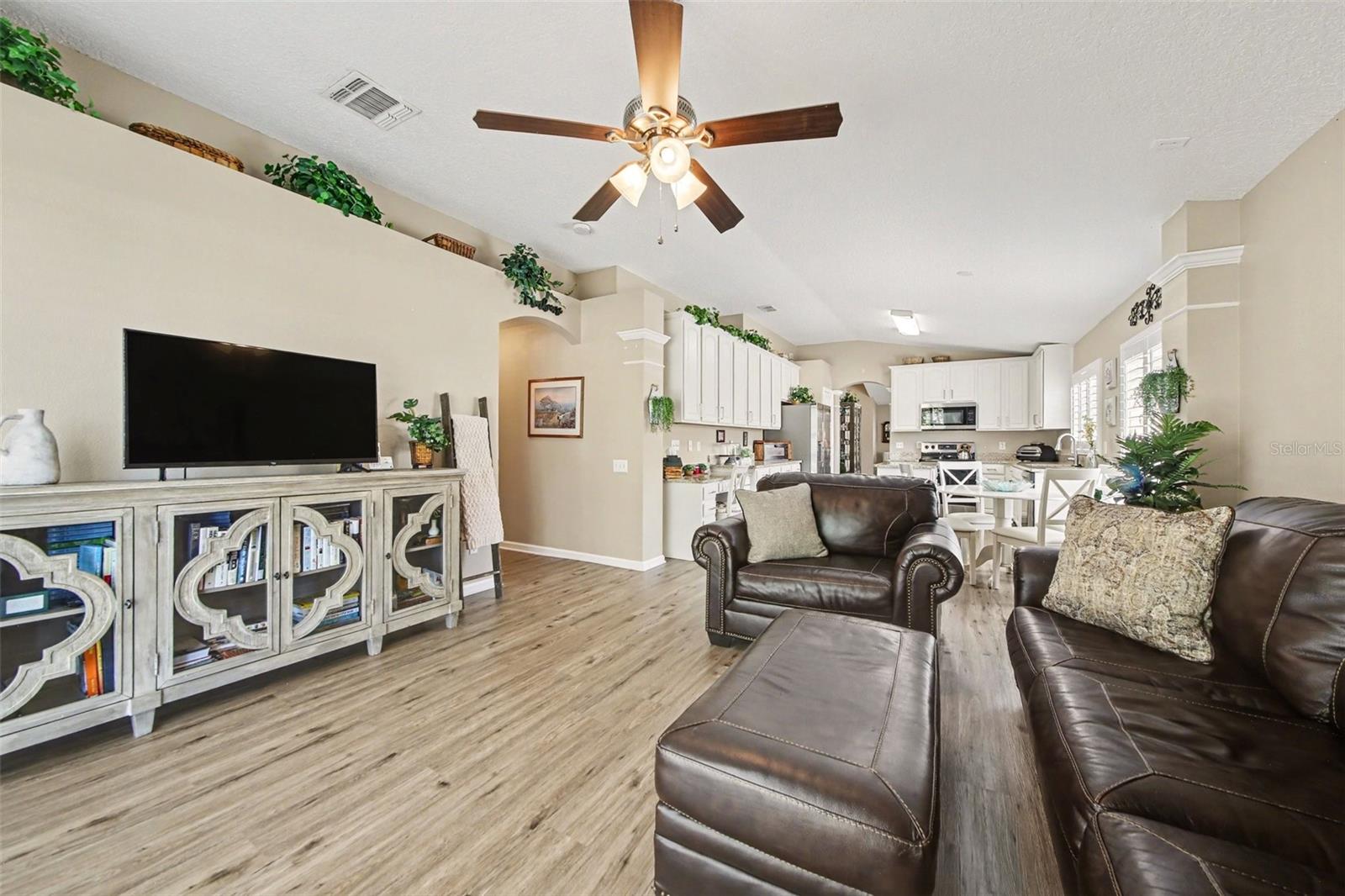 Image 10 of 29 For 1823 Laurel Brook Loop