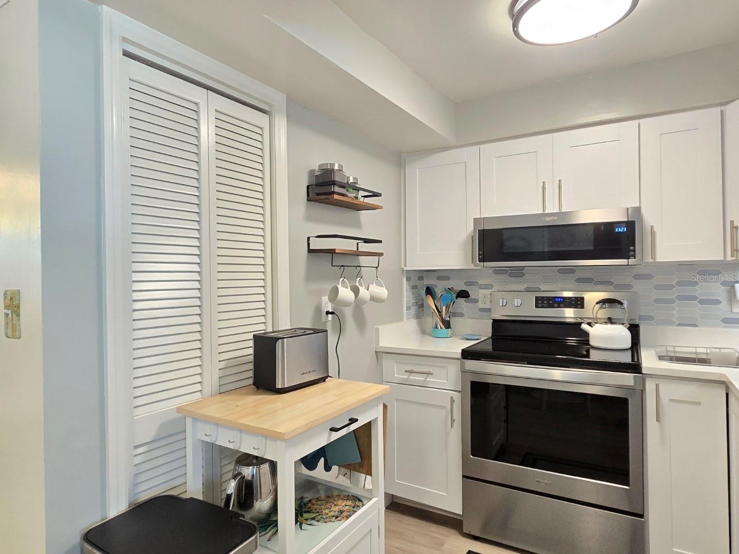 Image 20 of 42 For 7605 Ridgewood Avenue 11-1