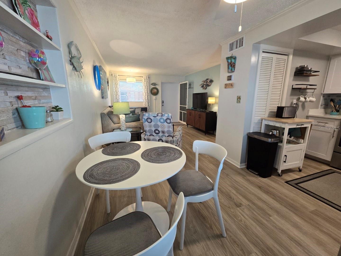 Image 25 of 42 For 7605 Ridgewood Avenue 11-1