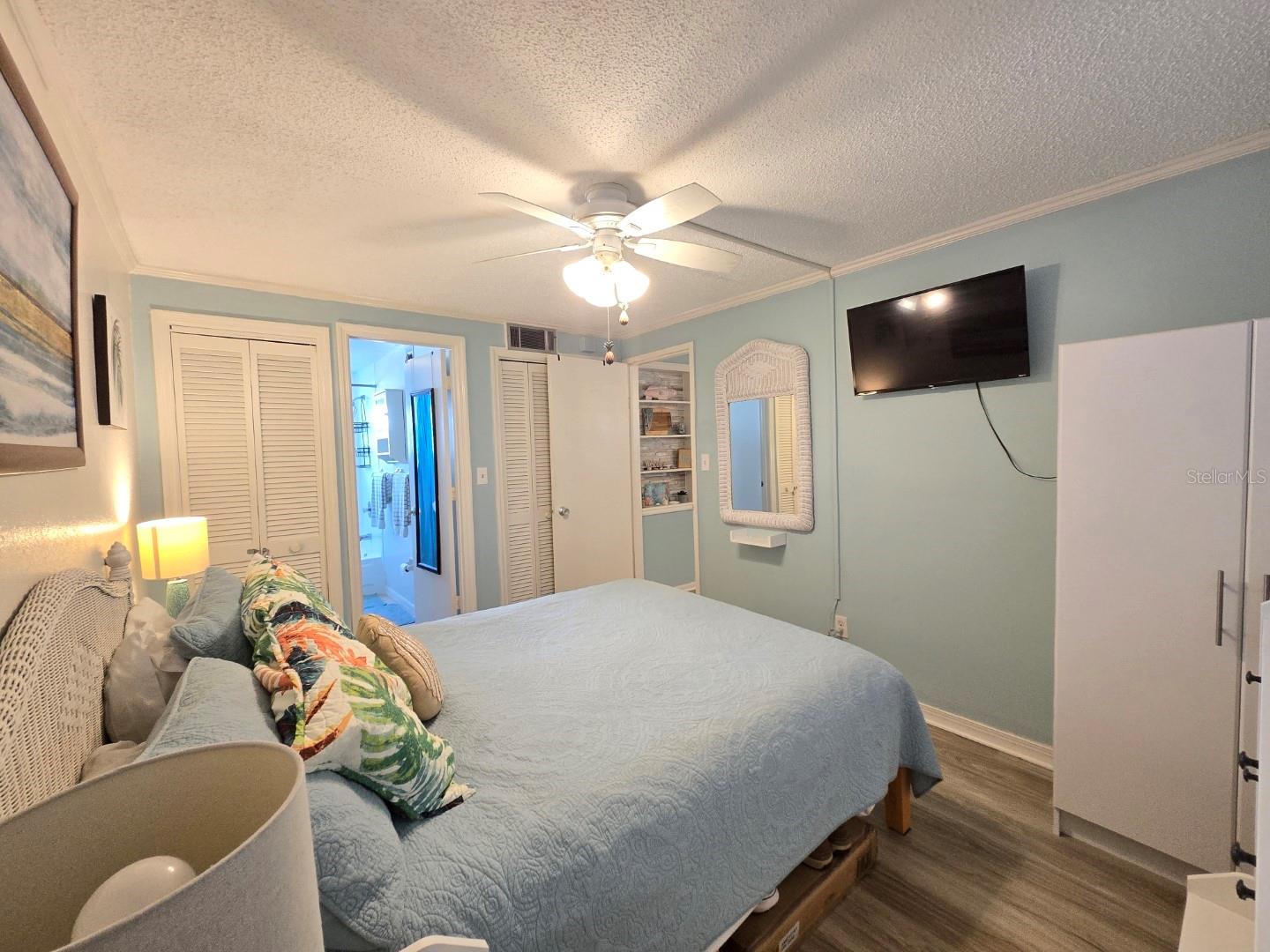 Image 27 of 42 For 7605 Ridgewood Avenue 11-1