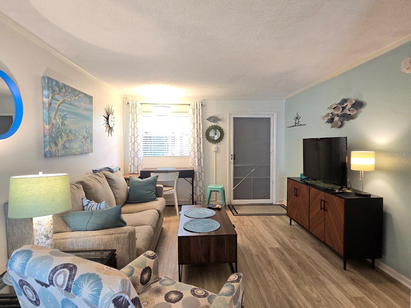 Image 9 of 42 For 7605 Ridgewood Avenue 11-1