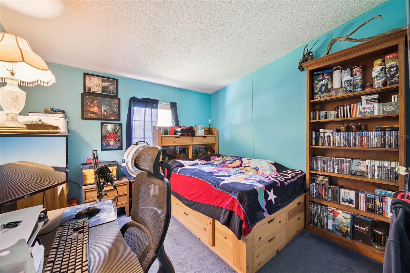 Image 17 of 35 For 25412 Mathew Street