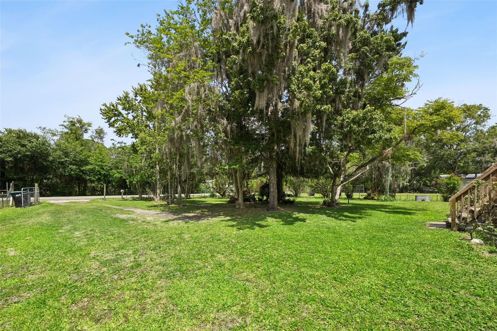 Image 24 of 35 For 25412 Mathew Street