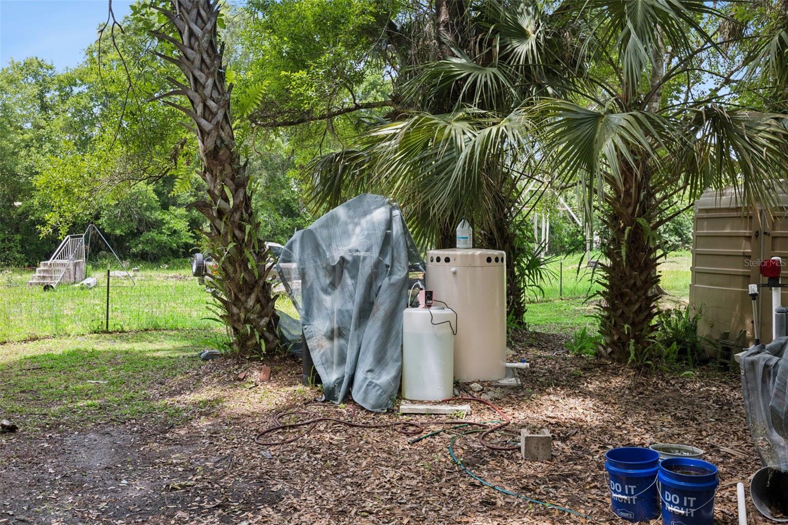 Image 28 of 35 For 25412 Mathew Street