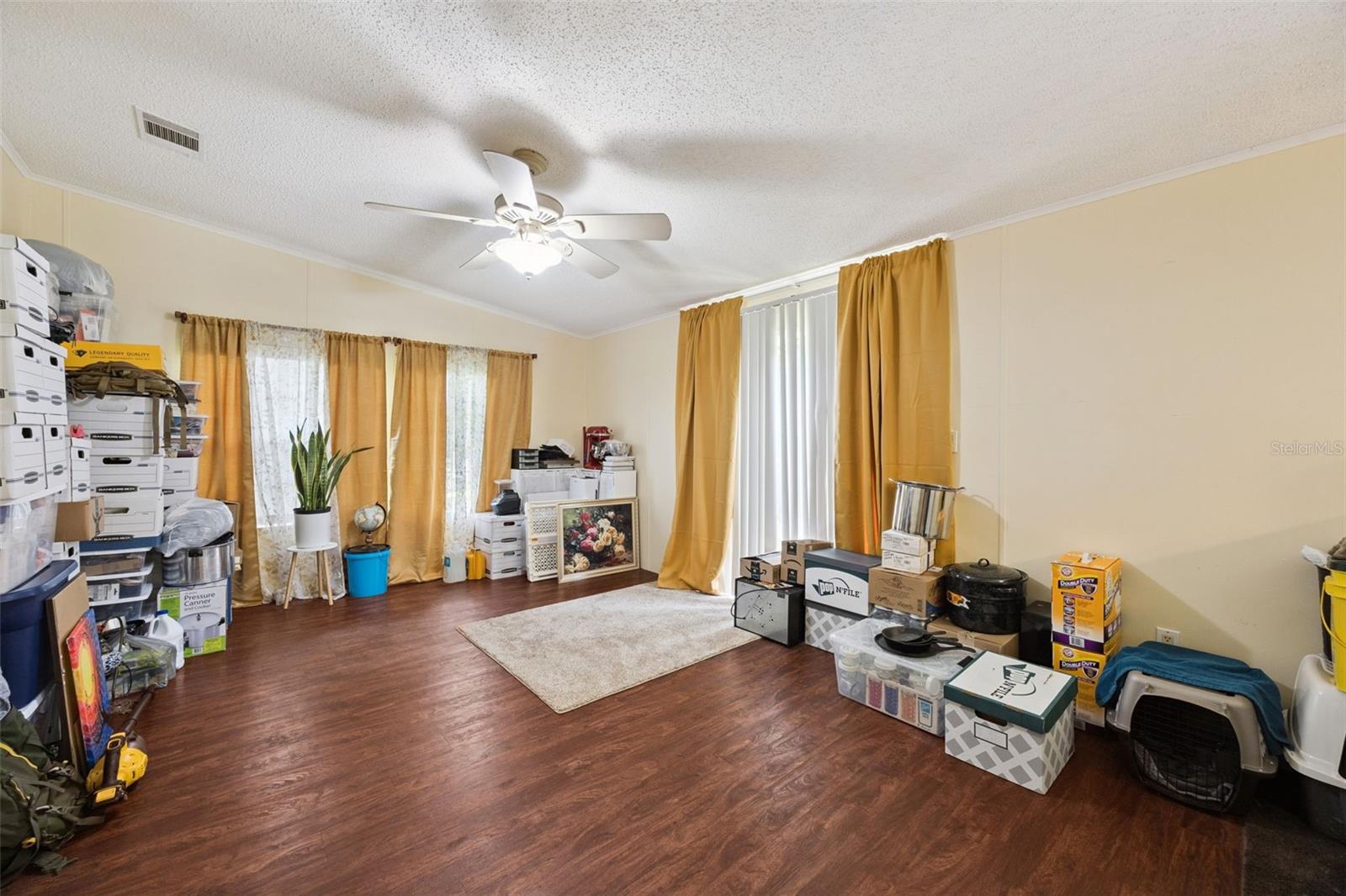 Image 4 of 35 For 25412 Mathew Street