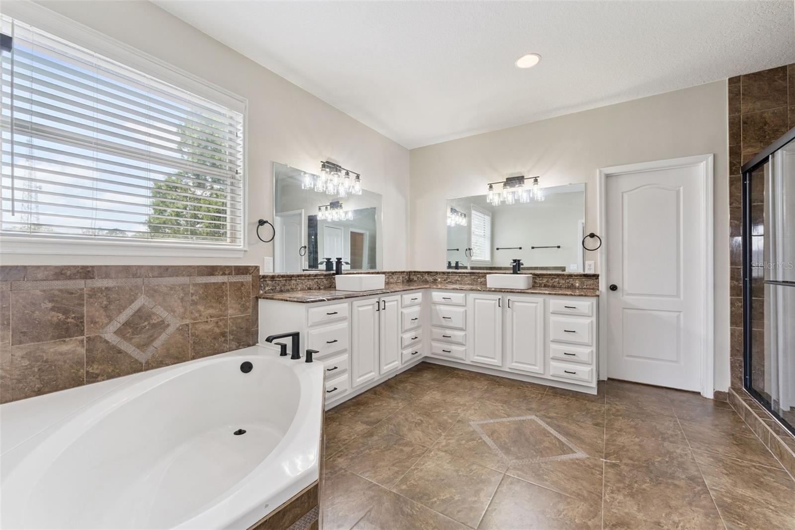 Image 34 of 51 For 1443 Crocus Court