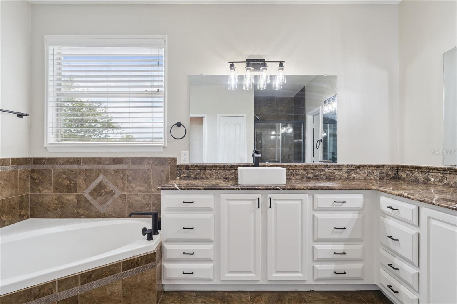 Image 37 of 51 For 1443 Crocus Court