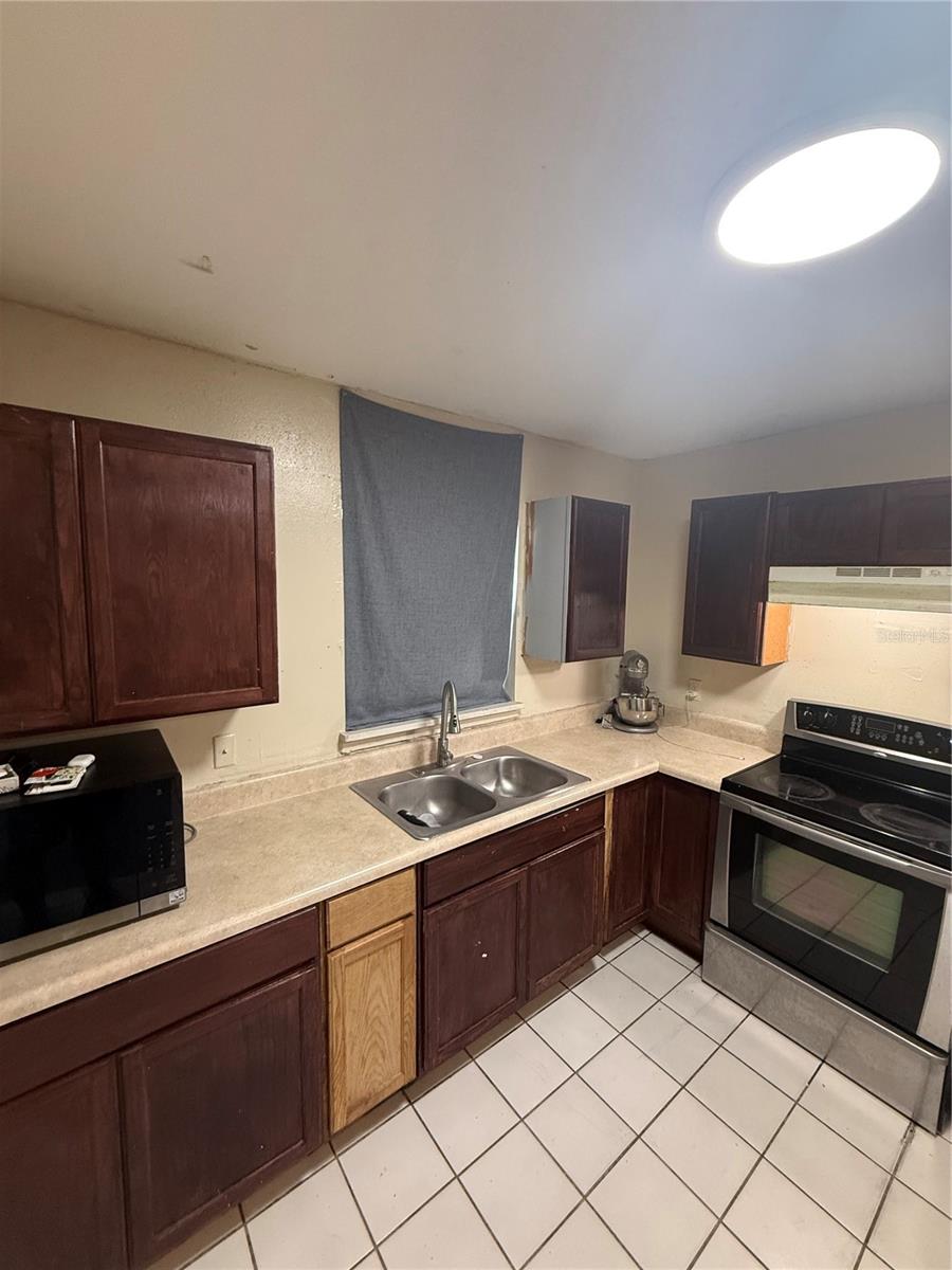 Image 7 of 13 For 504 Normandale Avenue