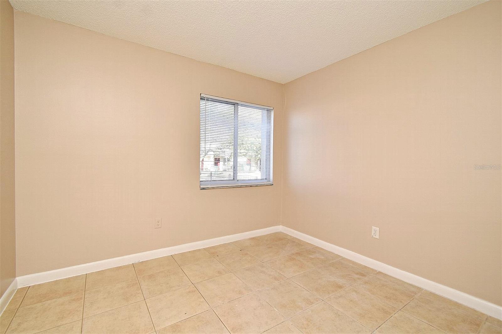 Image 12 of 20 For 121 Lori Anne Lane 121