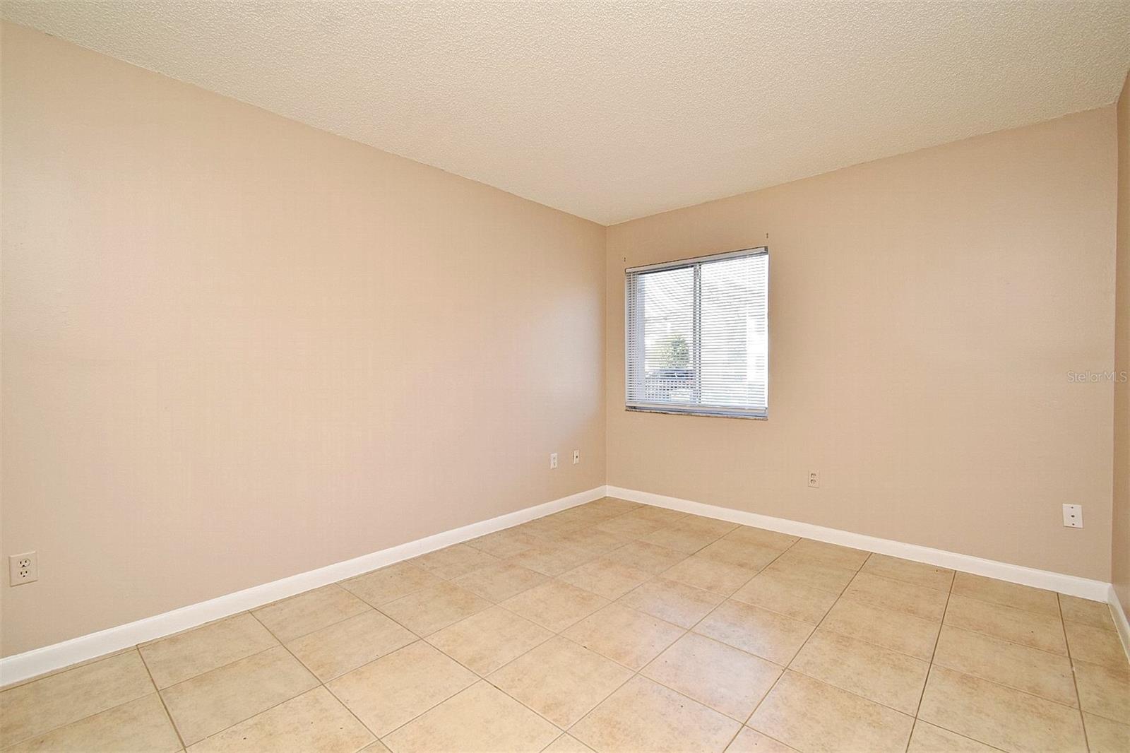 Image 14 of 20 For 121 Lori Anne Lane 121