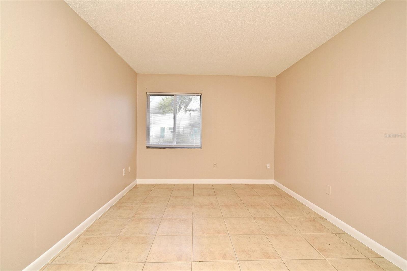 Image 16 of 20 For 121 Lori Anne Lane 121