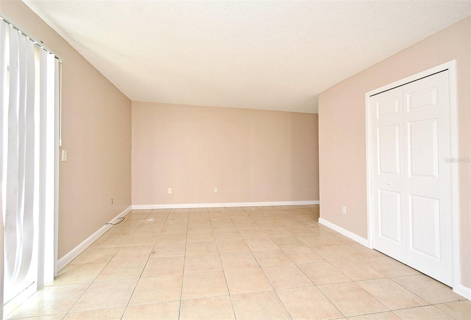 Image 4 of 20 For 121 Lori Anne Lane 121