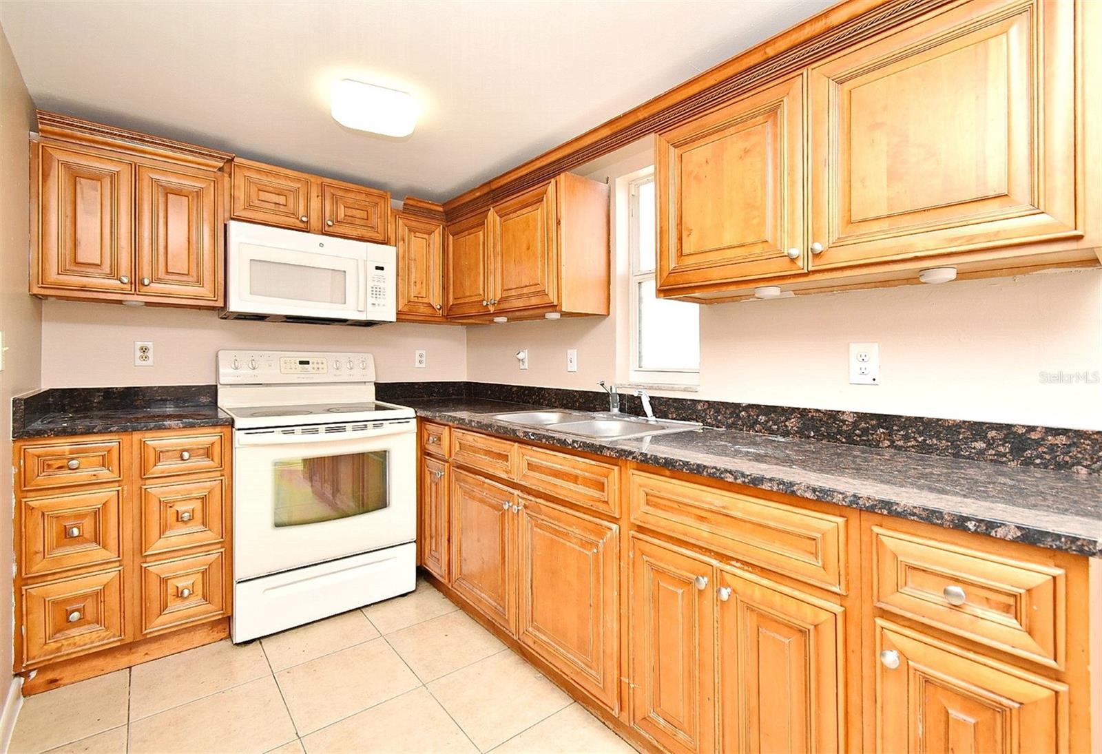 Image 8 of 20 For 121 Lori Anne Lane 121