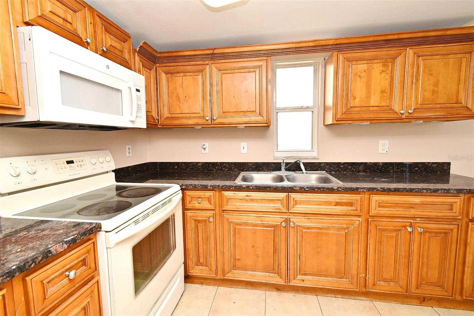 Image 9 of 20 For 121 Lori Anne Lane 121