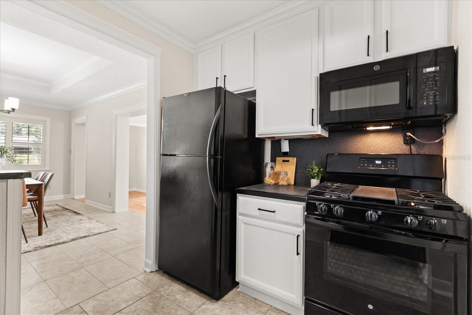 Image 13 of 33 For 404 Hazel Court