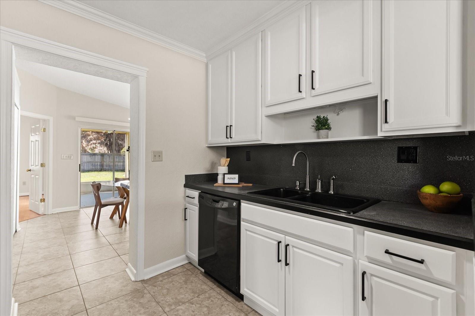 Image 14 of 33 For 404 Hazel Court