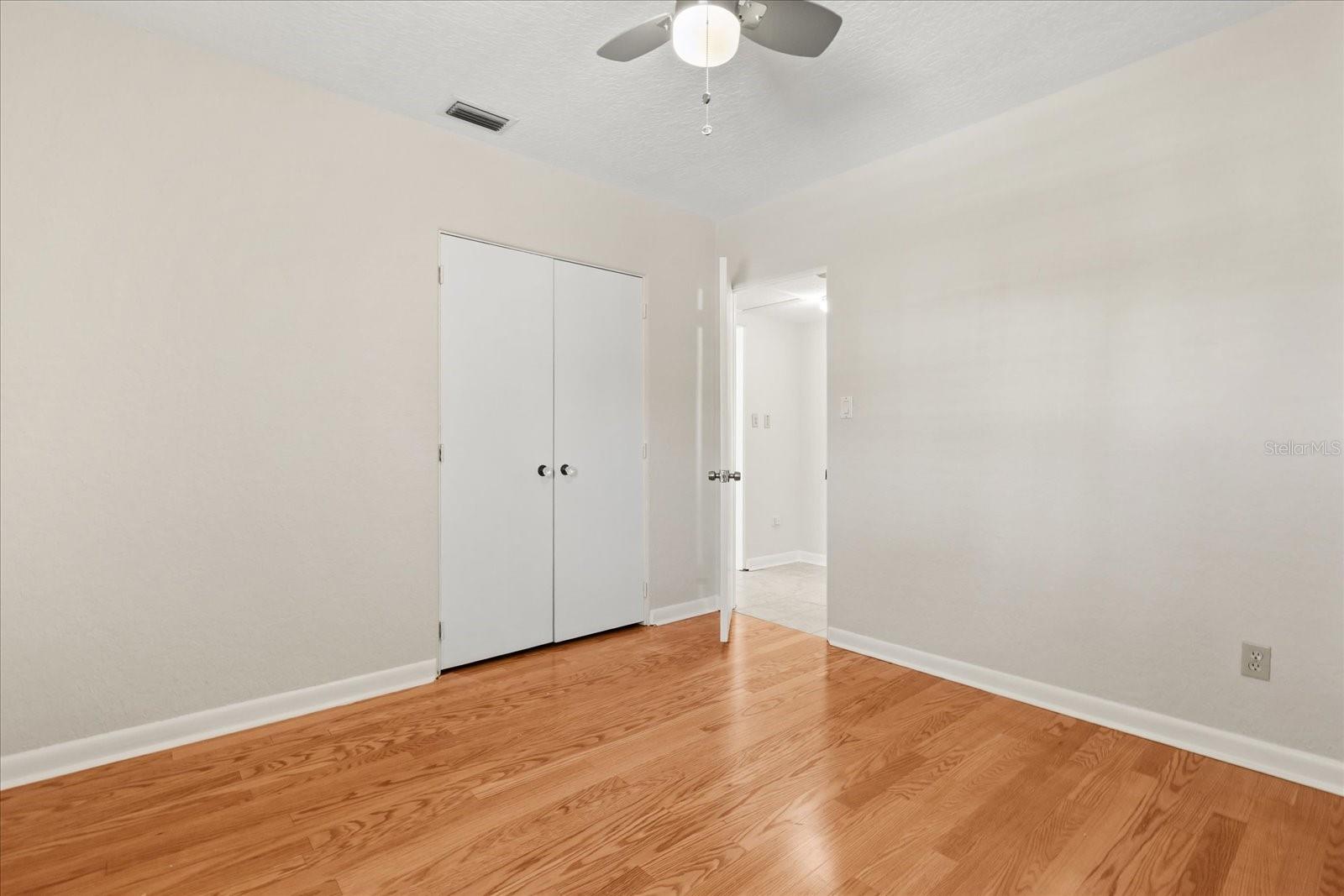 Image 22 of 33 For 404 Hazel Court