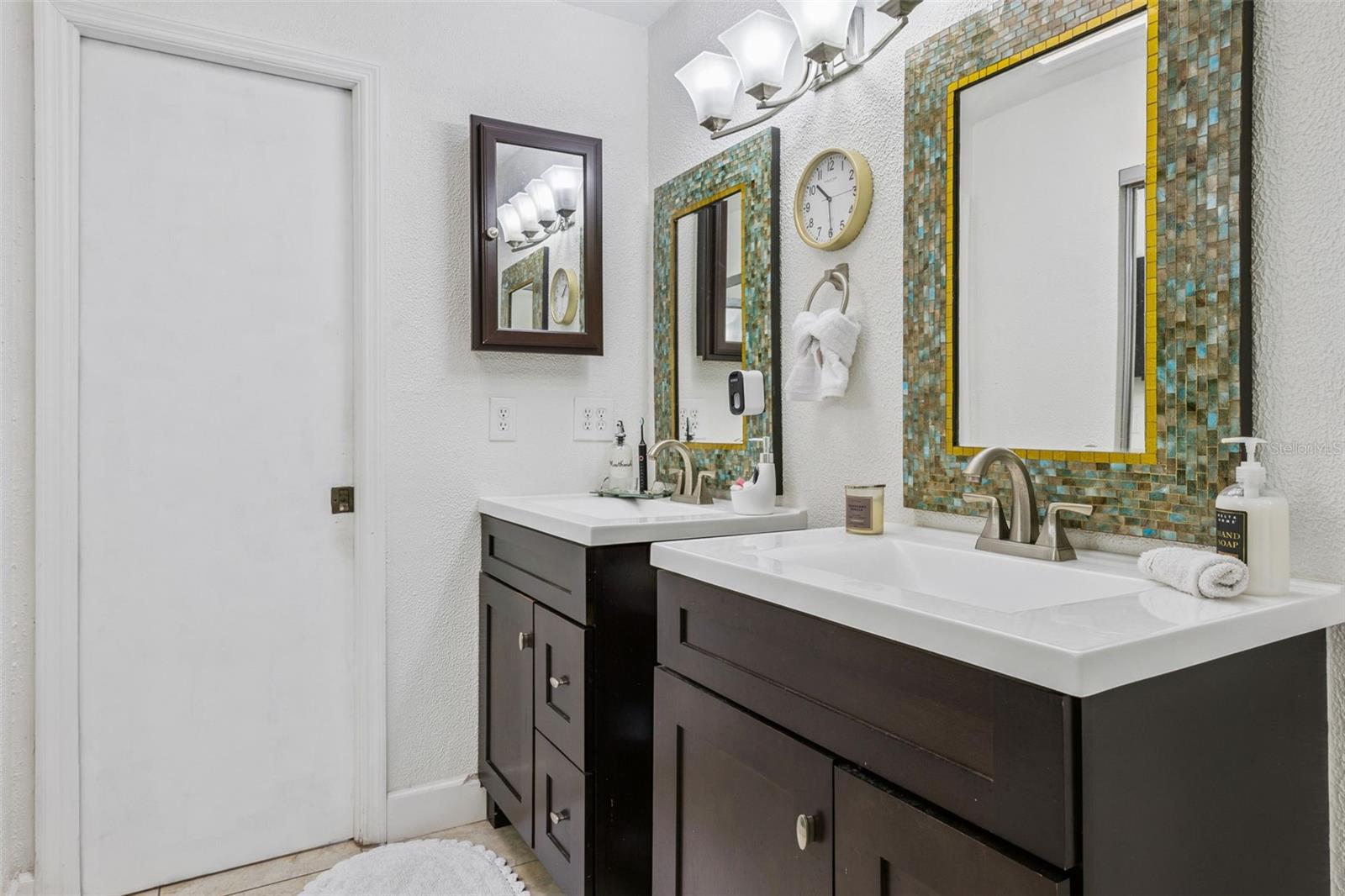 Image 25 of 39 For 4946 Samoa Circle 4c