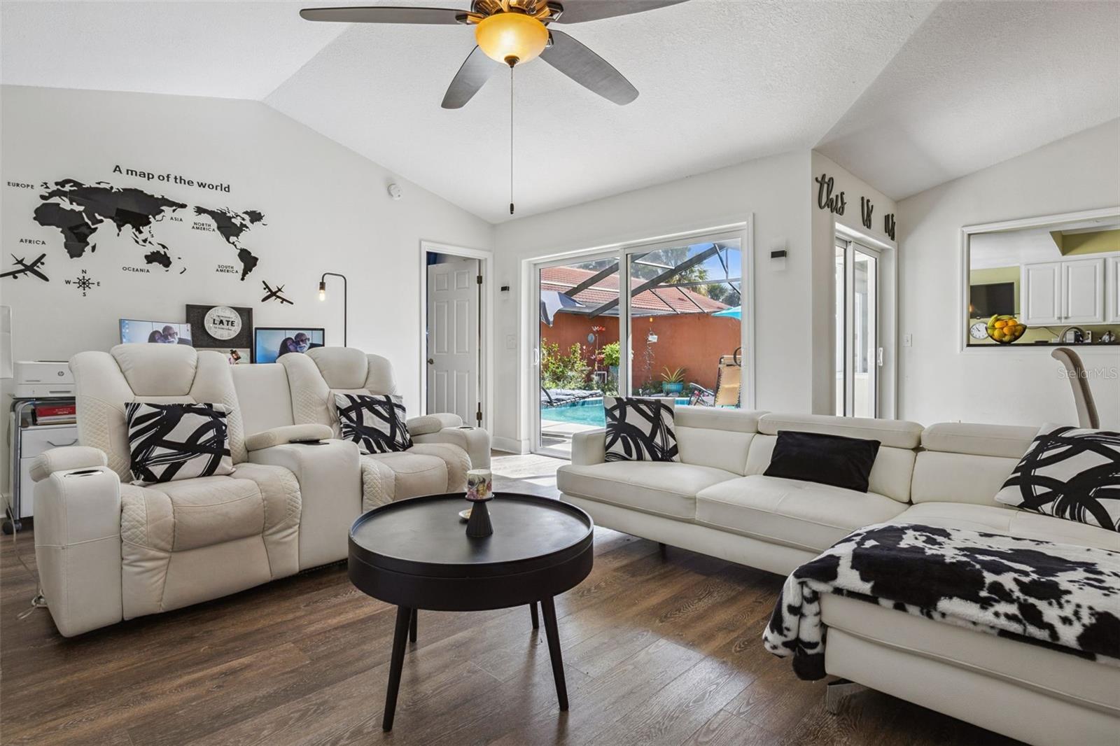 Image 4 of 39 For 4946 Samoa Circle 4c