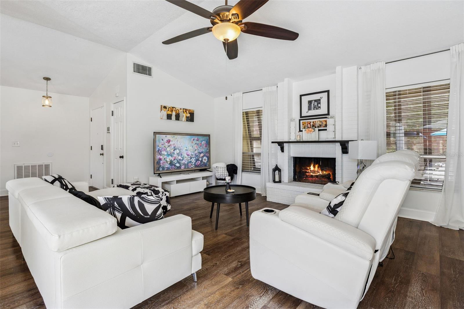 Image 7 of 39 For 4946 Samoa Circle 4c